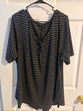 torrid Black & Gray Striped Lace-Up V-Neck Short Sleeve Top